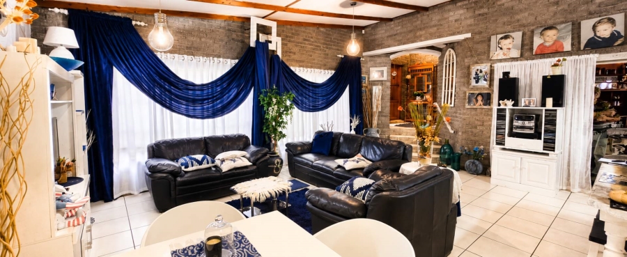 5 Bedroom Property for Sale in Kleinbaai Western Cape
